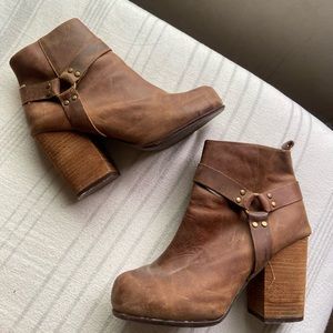 Jeffrey Campbell chunky heels :) Size 10